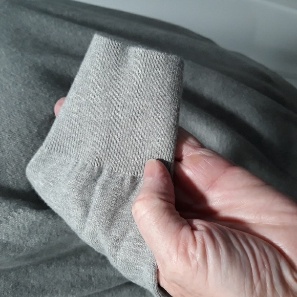 Tommy John mens light grey cotton modal crewneck sweater. Medium - Picture 6 of 8